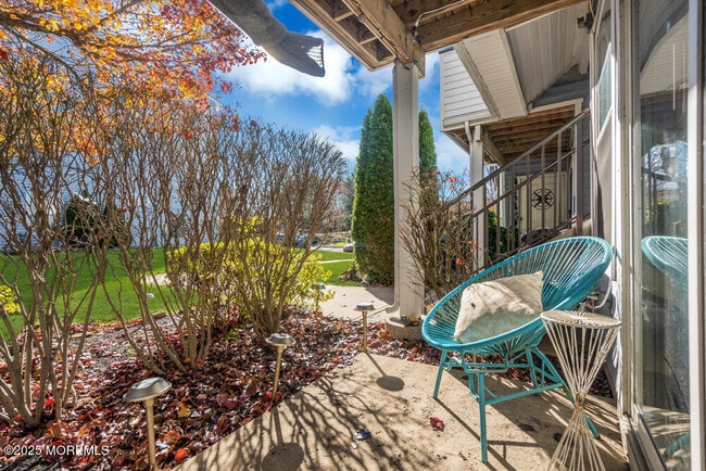 Building Photo - 25 Jockey Ln