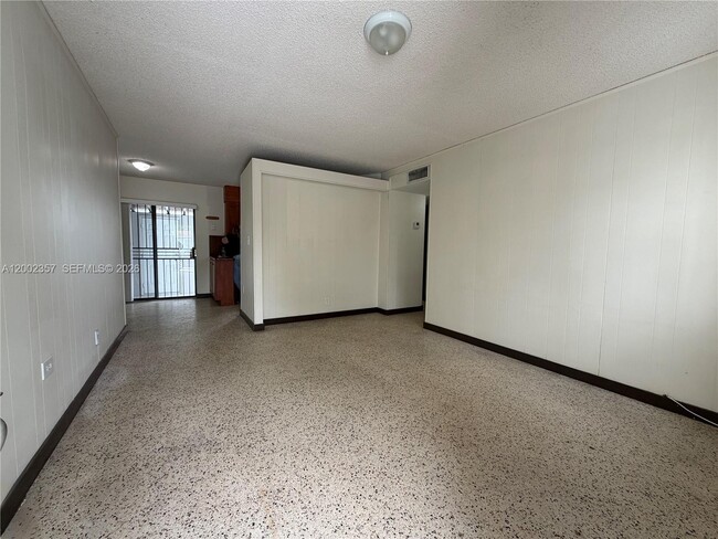 Building Photo - 251 SW 69th Ave