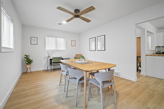 Building Photo - 1105 Julienne Dr