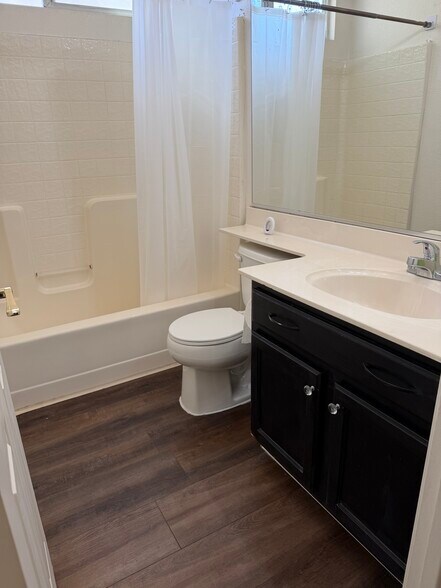 Building Photo - 3361 Rutherford Dr