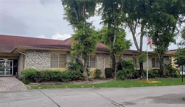 Building Photo - 2930 NW 55th Ave