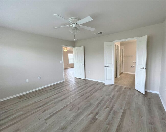 Building Photo - 305 Barrington Farm Ct