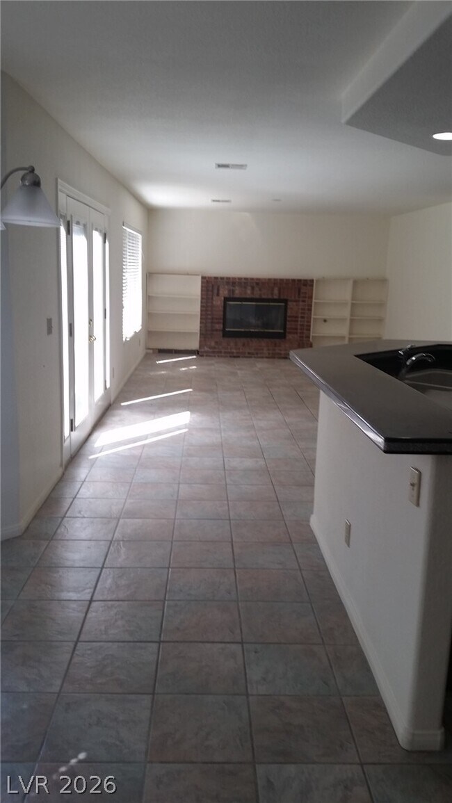 Building Photo - 1513 War Paint Dr