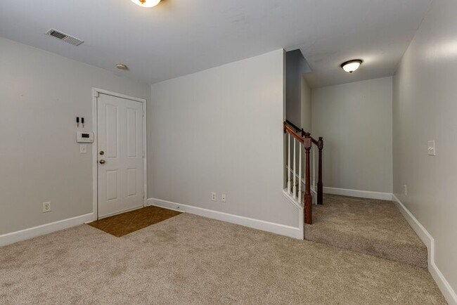 Building Photo - 531 St Jules Ln
