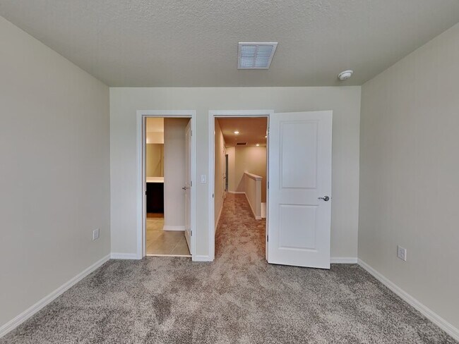 Building Photo - 3109 Emerald Acrs Ln