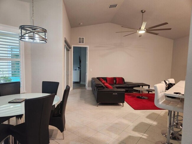 Building Photo - 2564 Sandy Cay