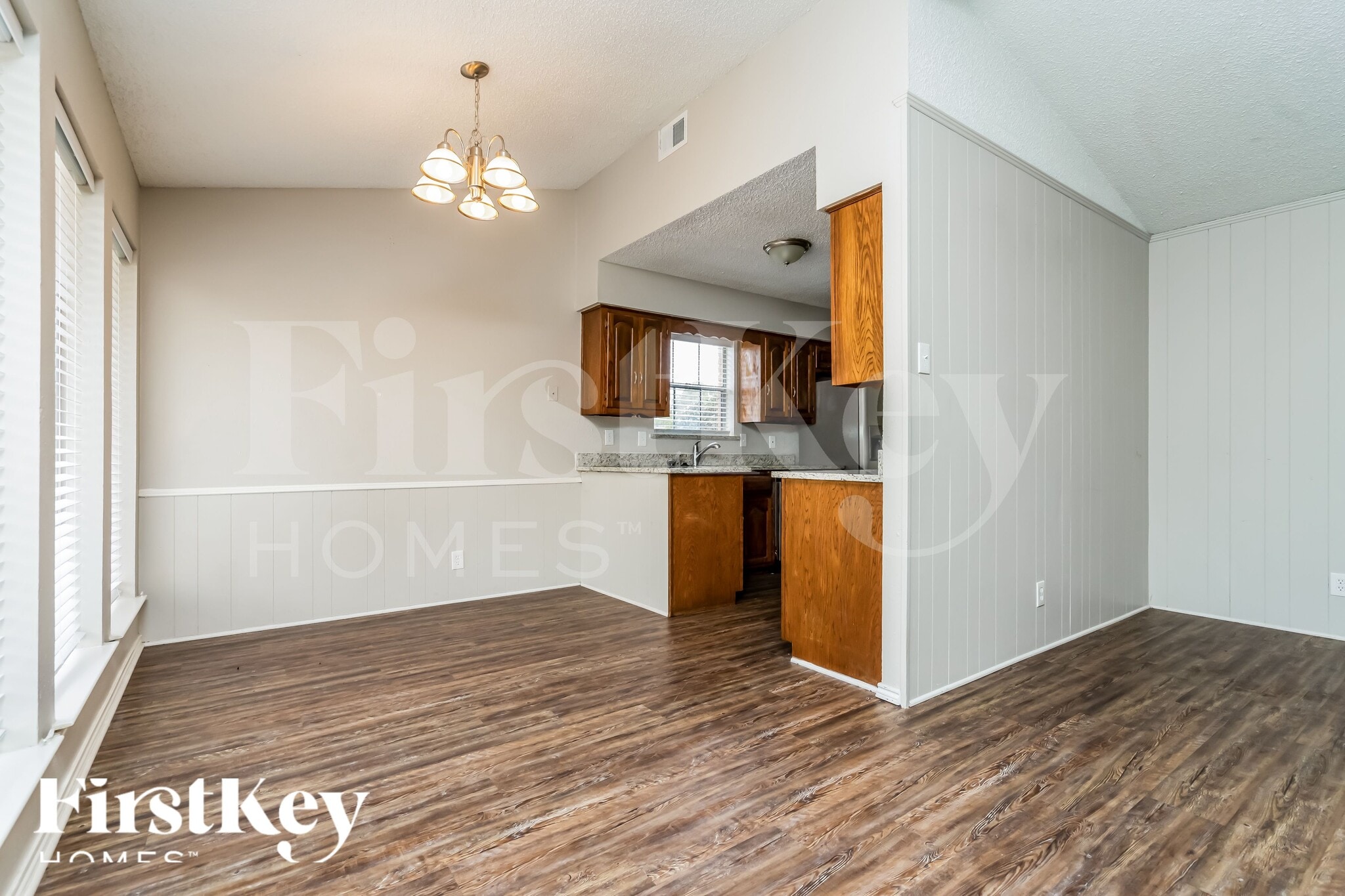 Building Photo - 635 Truman Ct