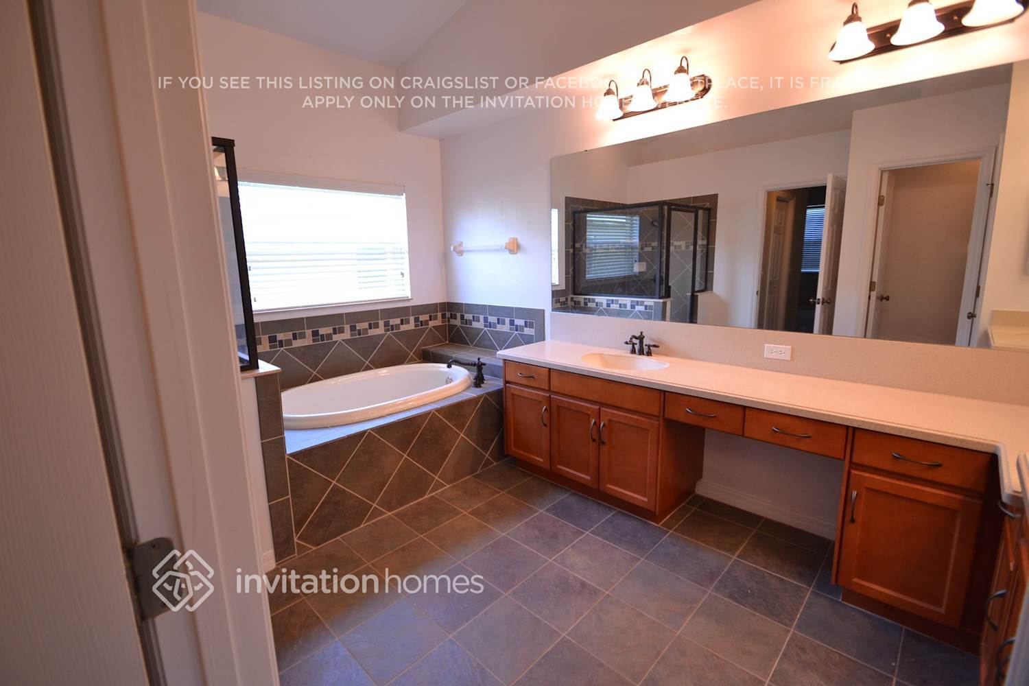 Building Photo - 2313 Nesslewood Dr