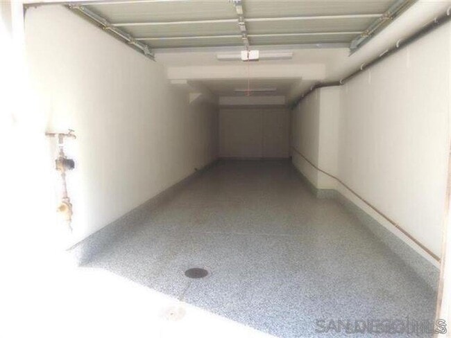 Building Photo - 5076 Plaza Promenade