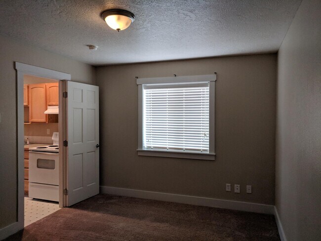 Building Photo - 2 Big River Rd