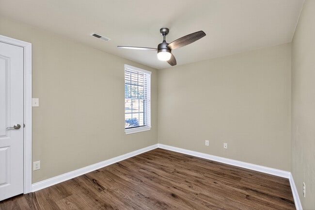 Building Photo - 3468 Clays Mill Rd