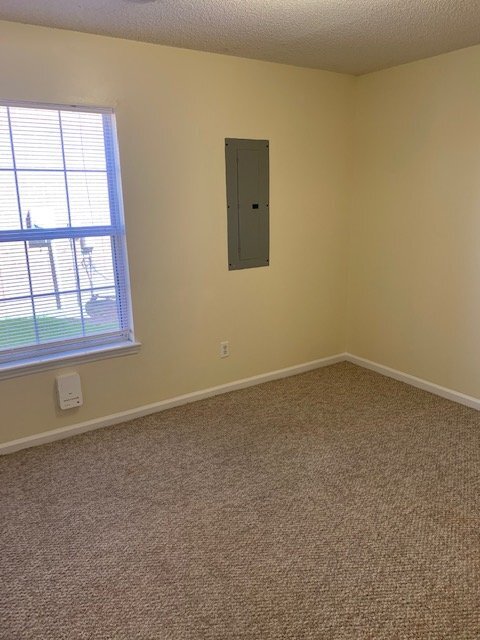 Building Photo - "Charming 3-Bed, 2-Bath Duplex Retreat in ...