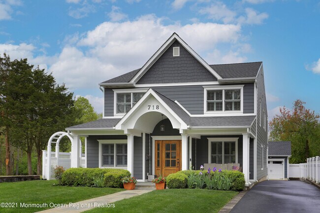 Building Photo - 718 Snyder Ave
