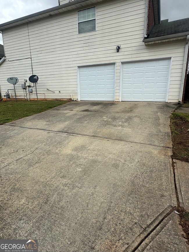 Building Photo - 3682 Fremont Dr