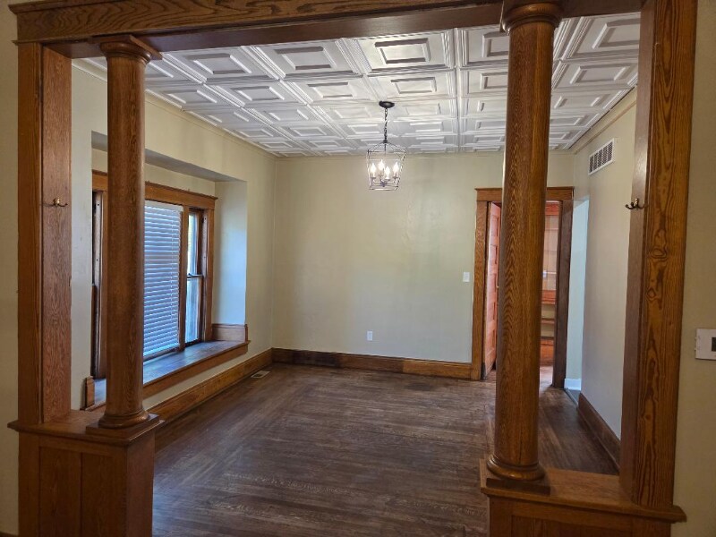 Building Photo - 717 Perry St