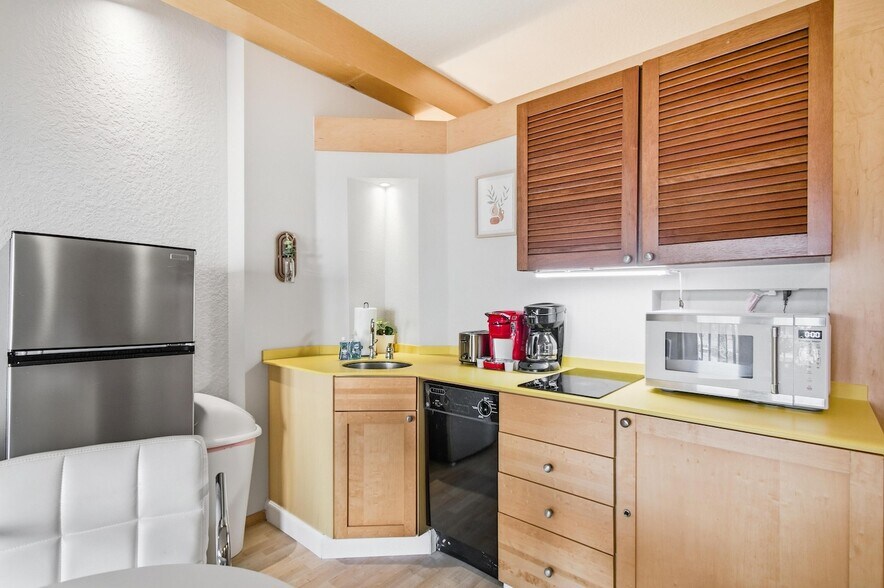 Building Photo - 101 Palm Harbor Pky