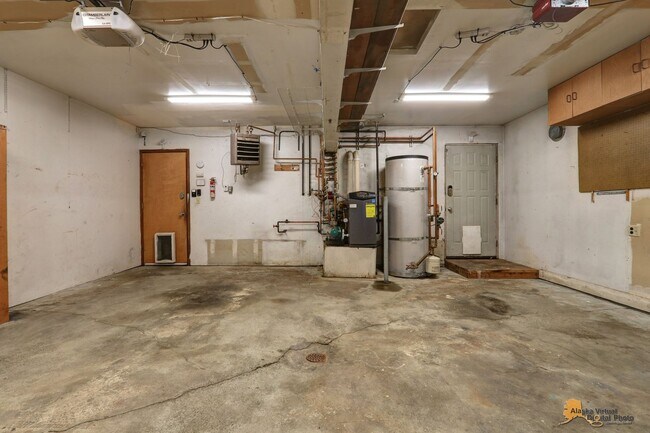 Building Photo - 4701 Grumman St