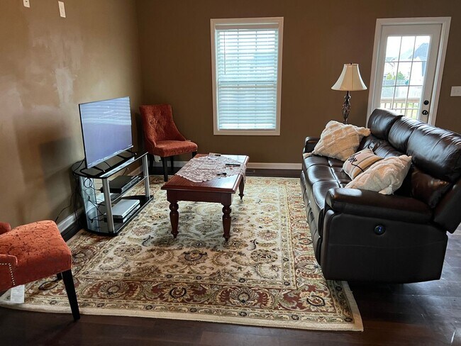 Building Photo - Charming 4BR House in Clarksville