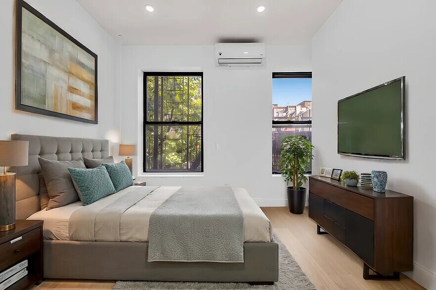 Building Photo - 107 First Avenue