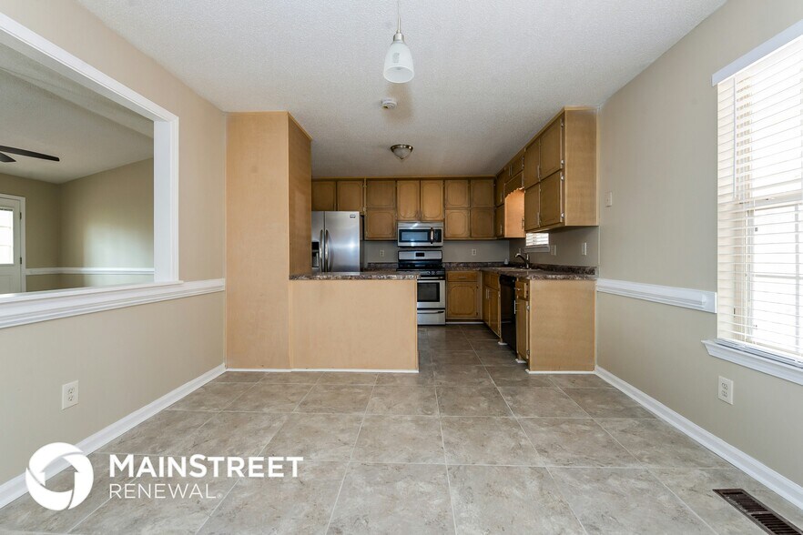 Building Photo - 205 Briarpatch Ct