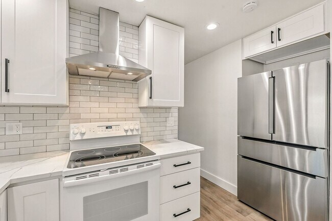 Building Photo - Beautiful 3 bed, 2 bath w/ bonus Room, loc...