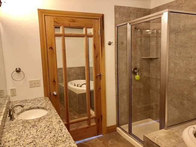 Building Photo - 905 Alley A