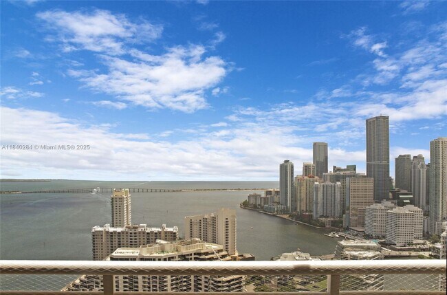 Building Photo - 848 Brickell Key Dr