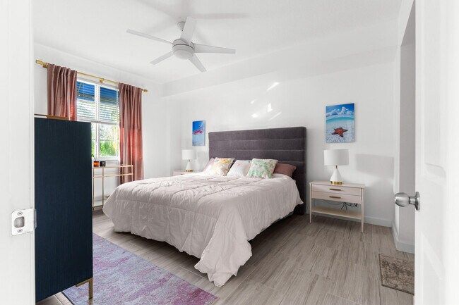 Building Photo - 255 NE 3rd Ave