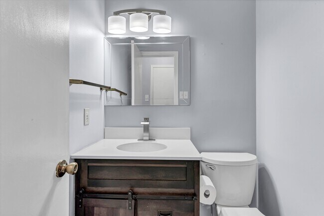 Building Photo - 686 Bethany Ct