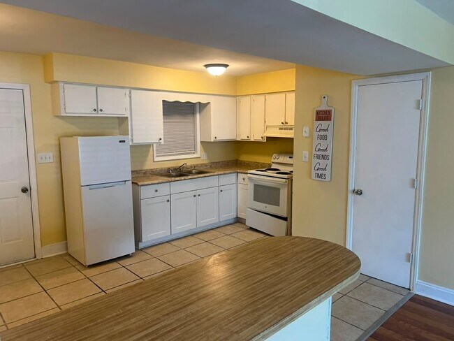 Building Photo - 1609 Fawn Vista Dr N