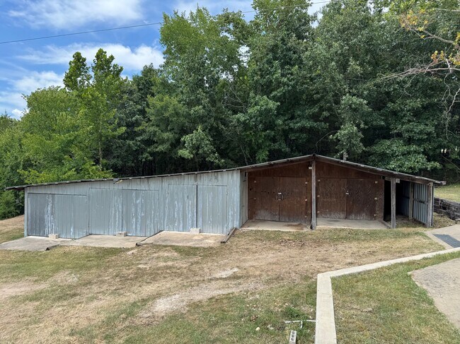 Building Photo - 7697 MO-176