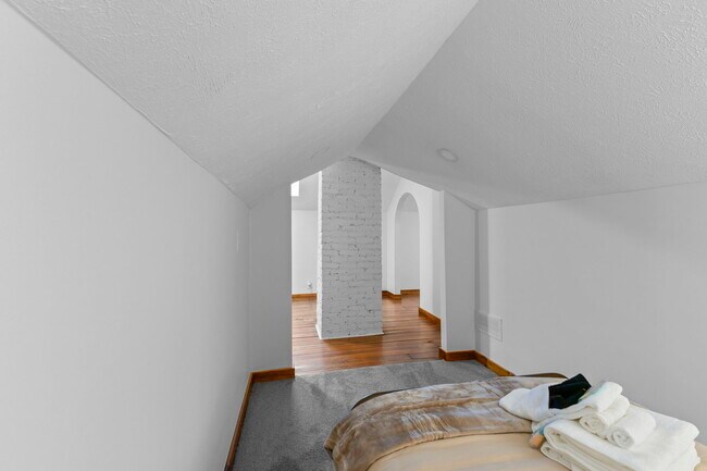 Building Photo - 3750 Totem Ln