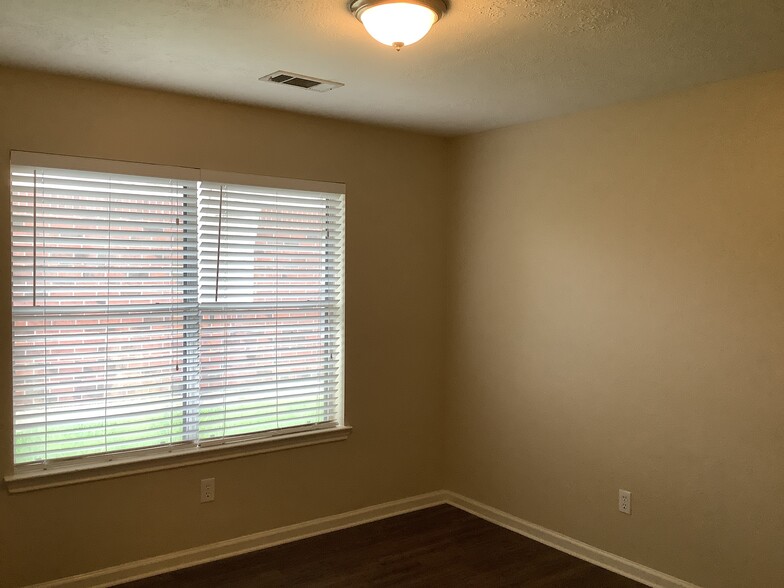 Building Photo - 1423 Hunter Green Ln