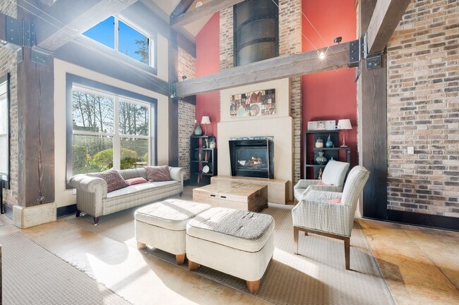 Building Photo - 2 bd 1.75 bath Lynnwood Townhome  availabl...