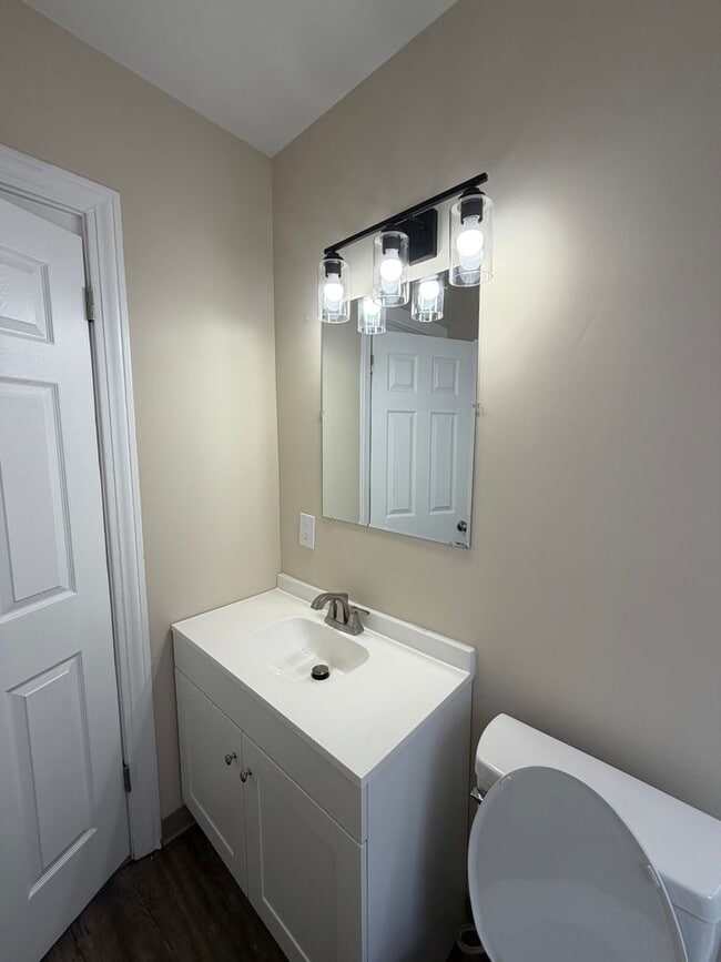 Building Photo - 14102 Glenside Rd