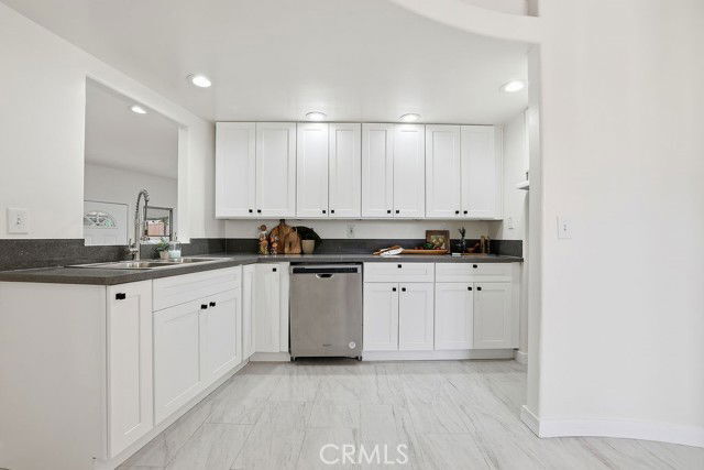 Building Photo - 10718 Valley Spring Ln