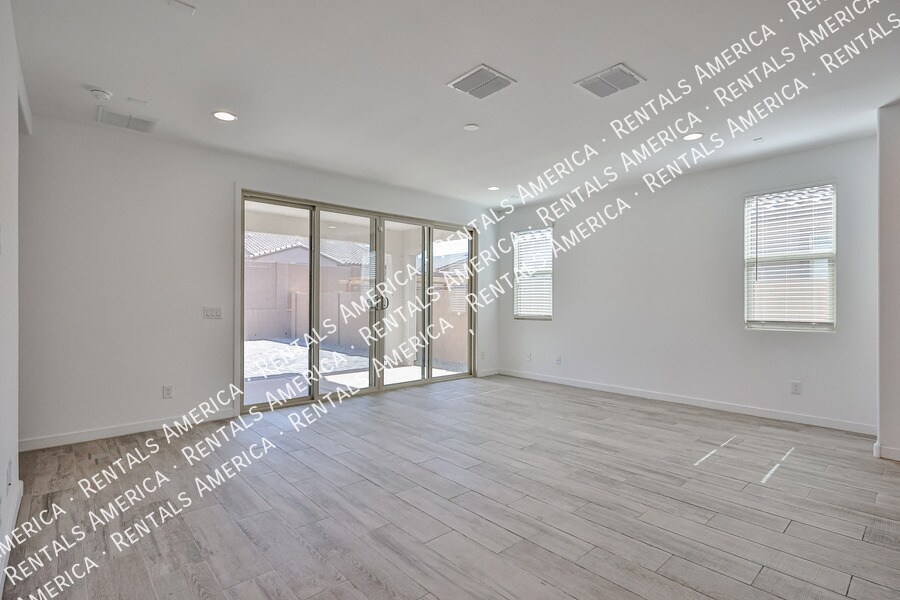 Building Photo - 1625 W la Mirada Dr