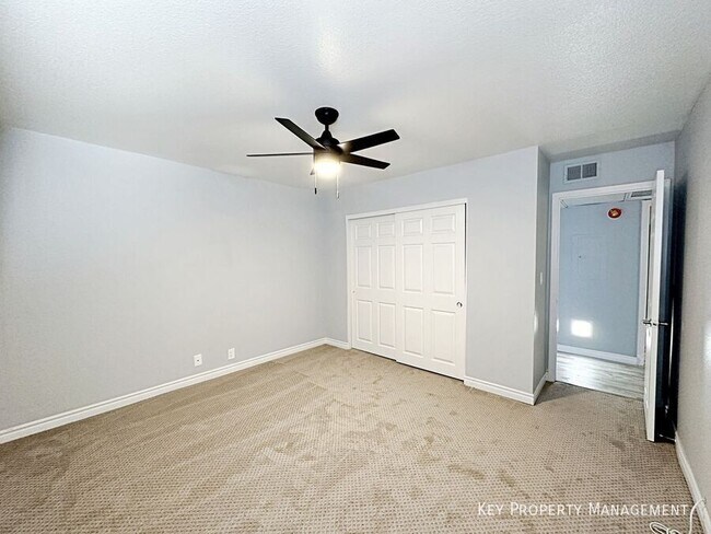 Building Photo - 5080 Indian River Dr