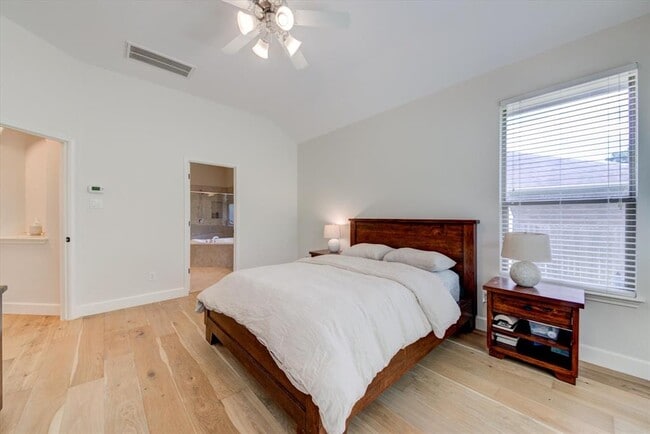 Building Photo - 11129 Cap Stone Dr
