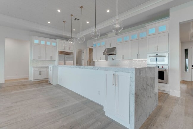 Building Photo - 756 Bruce Moorland St