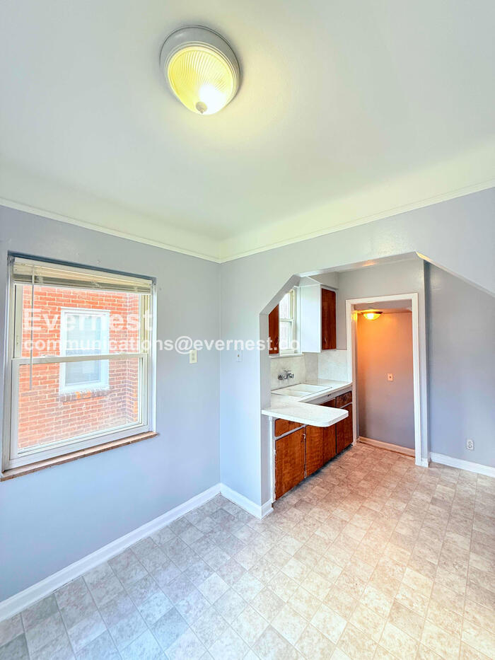 Building Photo - 13737 Capitol St