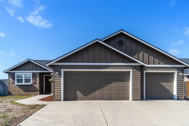 Primary Photo - Single Family Home In Airway Heights!!