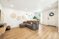 Building Photo - 2352 W Houston St