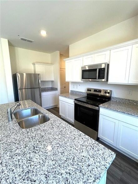 Building Photo - 24 Rowlett Pl