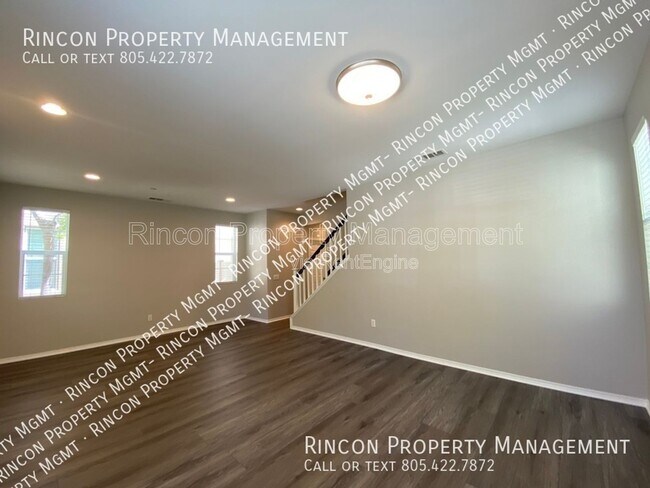 Building Photo - 3142 N Ventura Rd