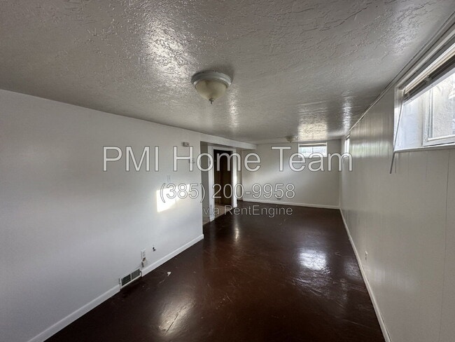 Building Photo - 567 E 4400 S