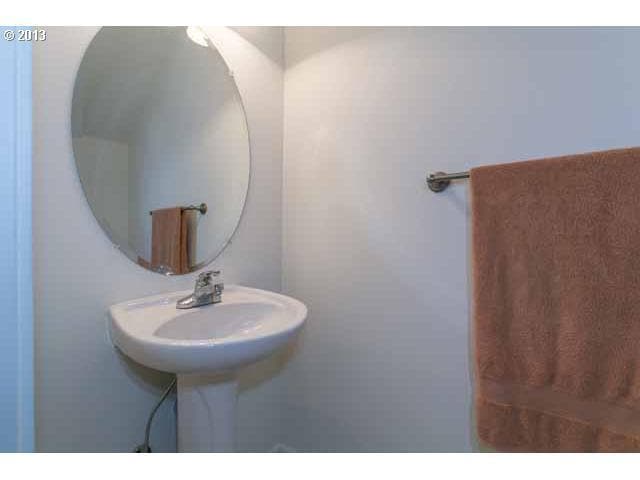 Building Photo - 5613 NE Canard Dr