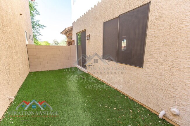 Building Photo - 9136 W Meadow Dr