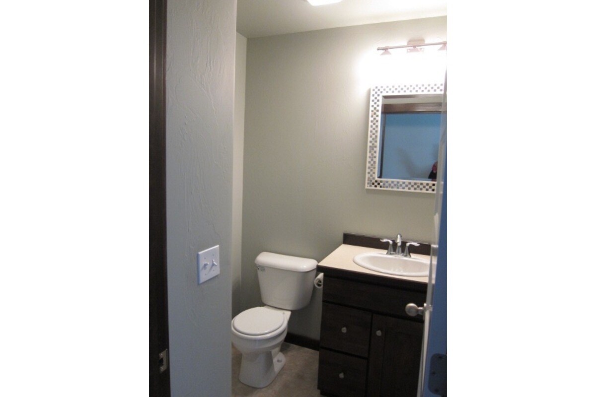 Building Photo - 1906 Leeward Ct