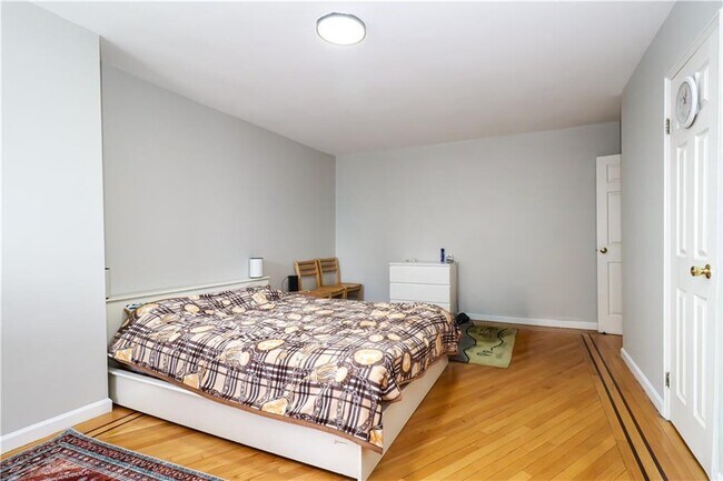 Building Photo - 50 Brighton 1st Rd